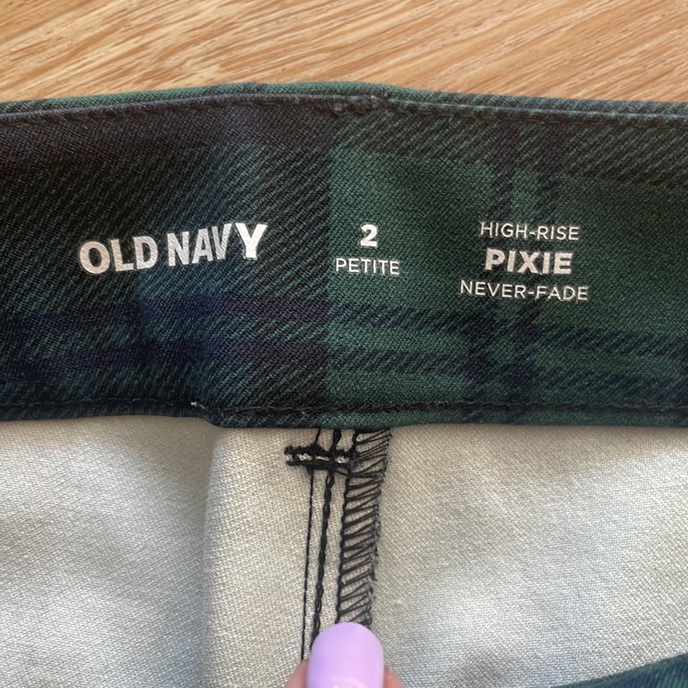 Old Navy HighRise Pixie NeverFade, Excellent Condit… Gem